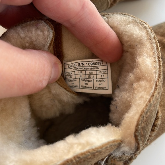 Ugg Boots - Picture 6 of 6